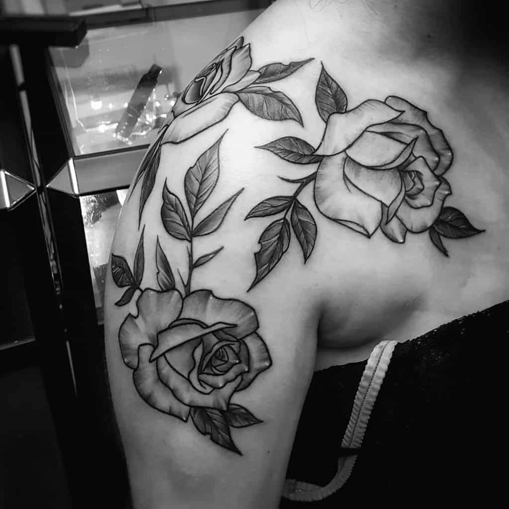25 ideas tatuajes hombros 14 Los mejores 25 Diseños de Tatuajes de Rosas en los Hombros