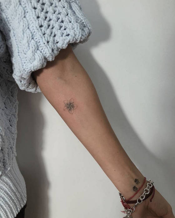 tatuajes de anne pokes 5 30 Diminutos Tatuajes con Detalles Perfectos hechos por ANYA BARSUKOVA